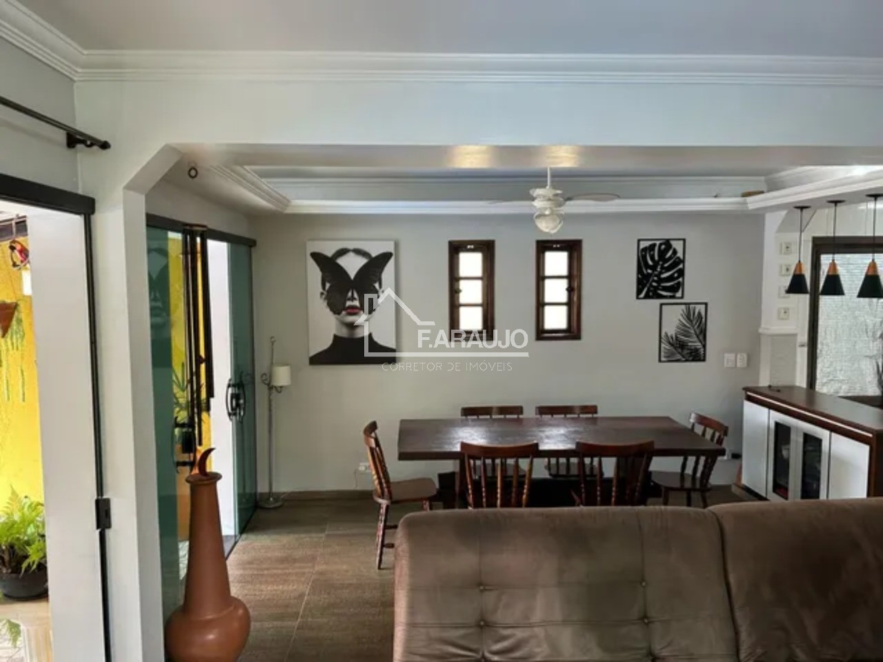 Casa, 7 quartos, 204 m² - Foto 1