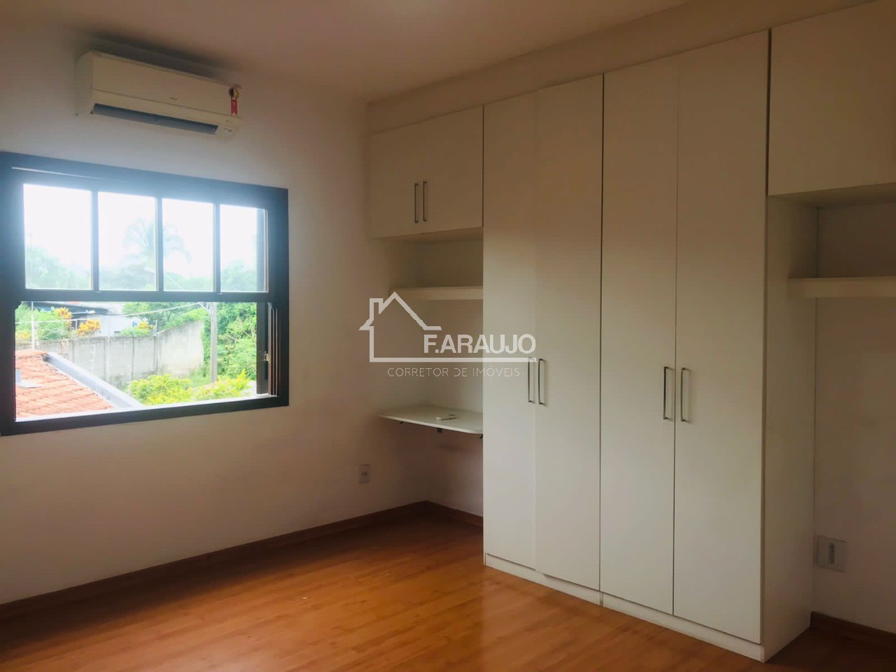 Casa à venda com 4 quartos, 234m² - Foto 9
