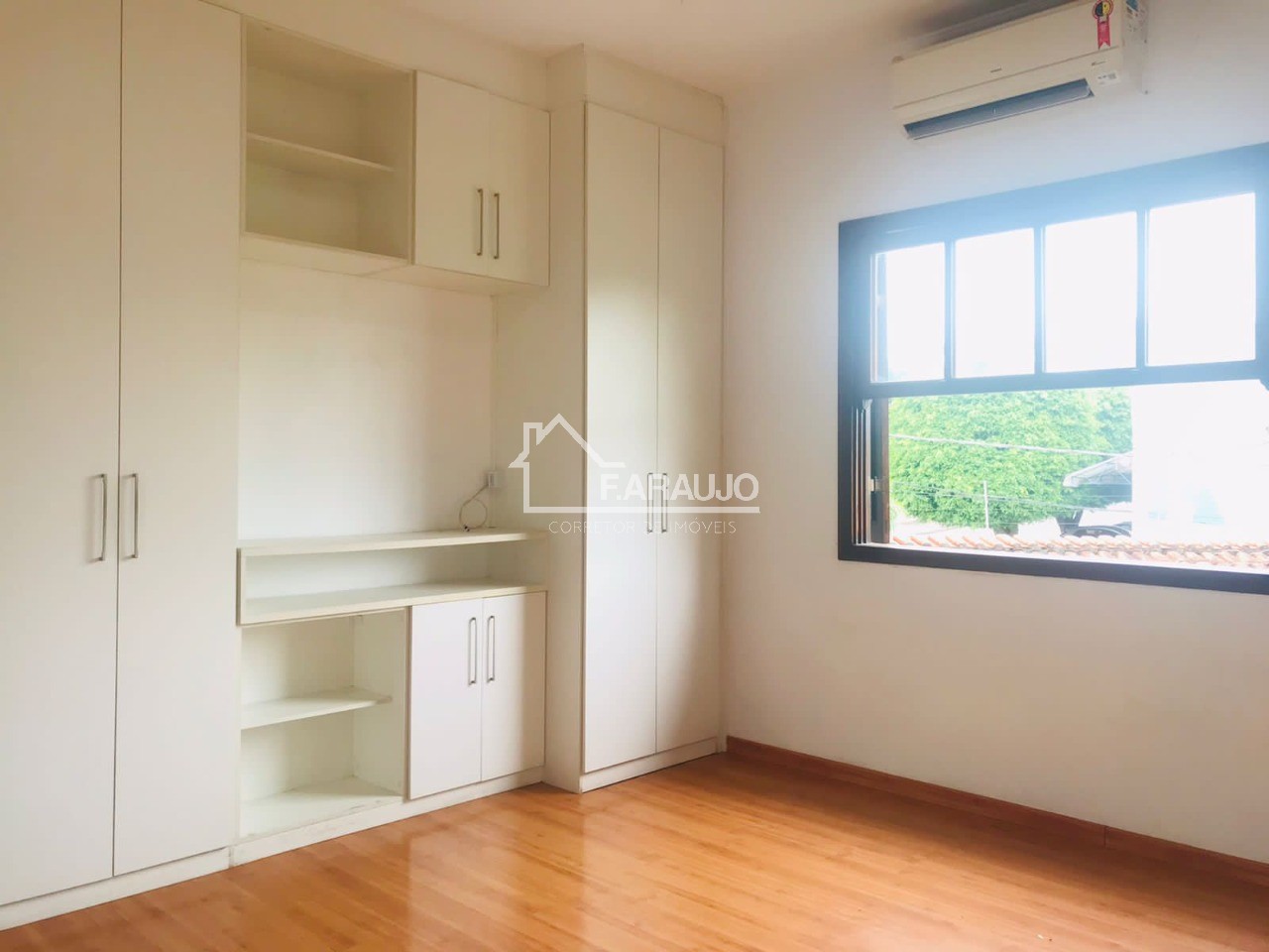 Casa à venda com 4 quartos, 234m² - Foto 11