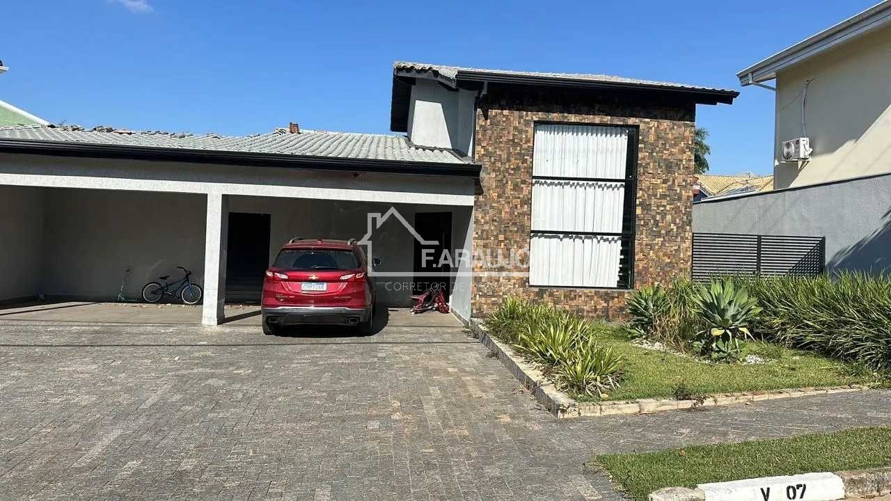 Casa de Condomínio à venda com 3 quartos, 310m² - Foto 1