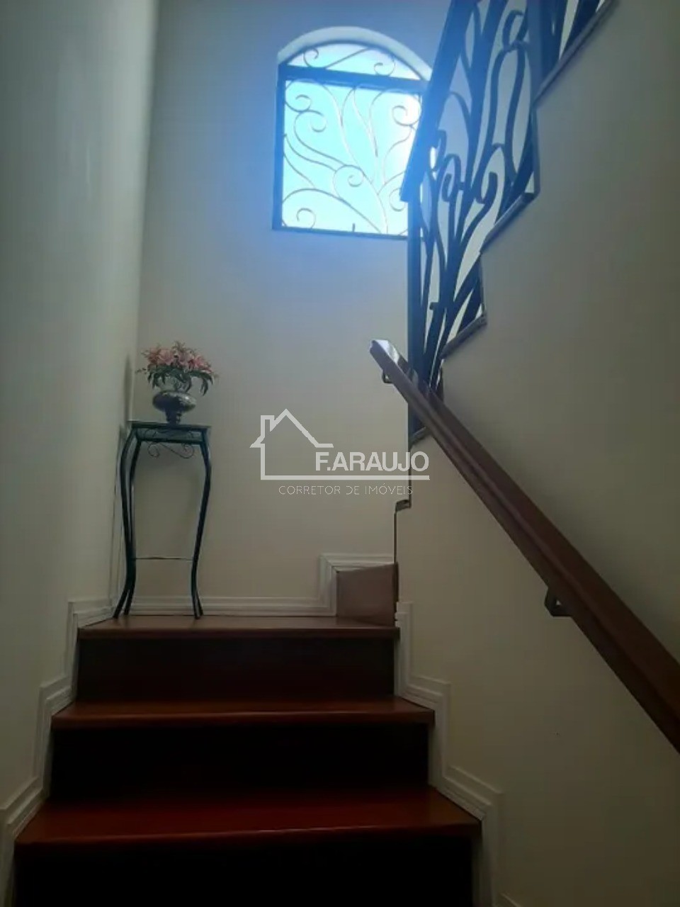 Casa à venda com 3 quartos, 234m² - Foto 9