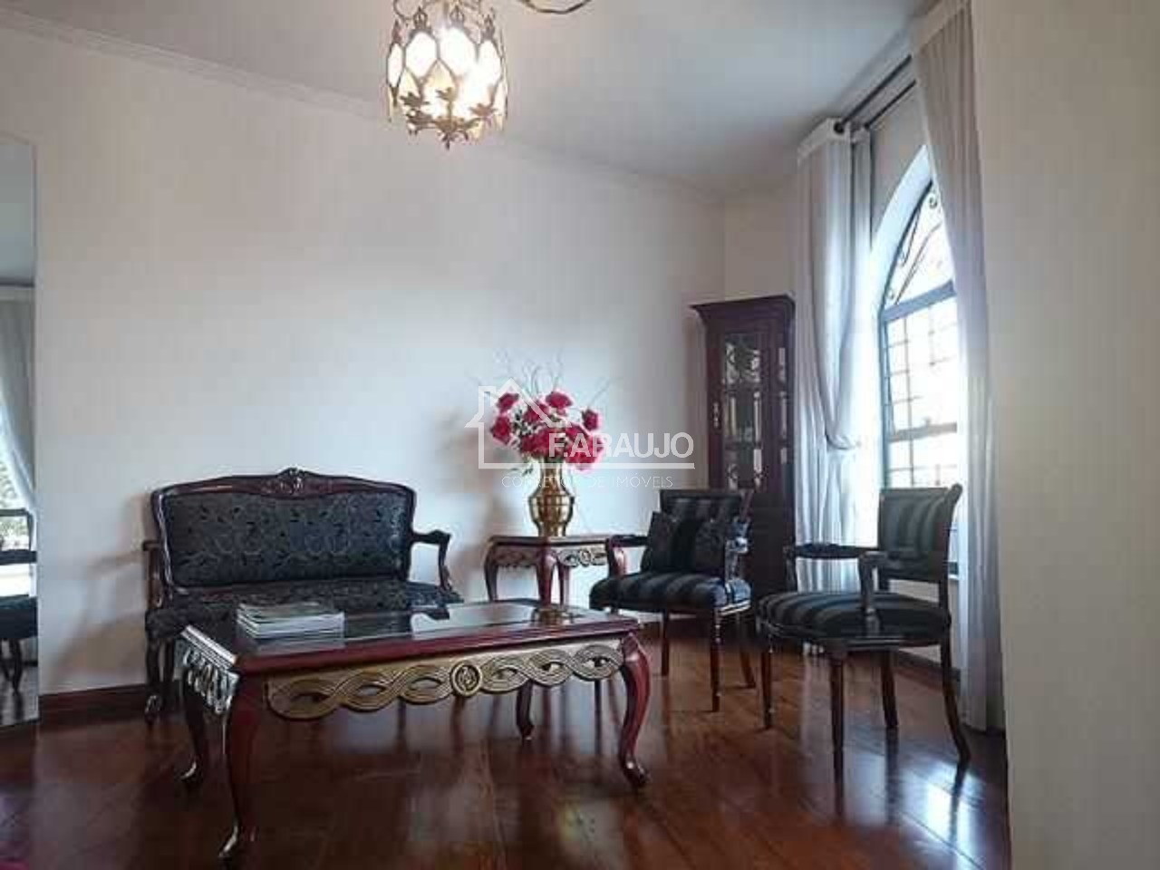Casa à venda com 3 quartos, 185m² - Foto 8