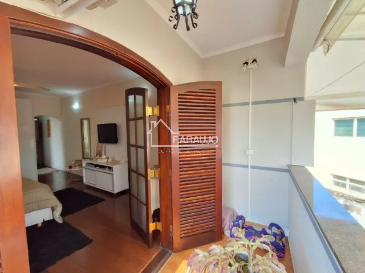 Casa à venda com 3 quartos, 234m² - Foto 5