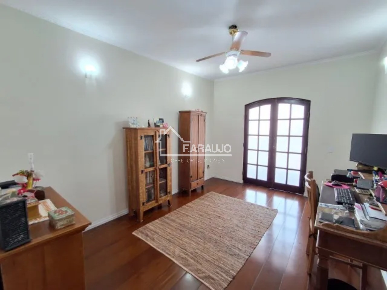 Casa à venda com 3 quartos, 234m² - Foto 12