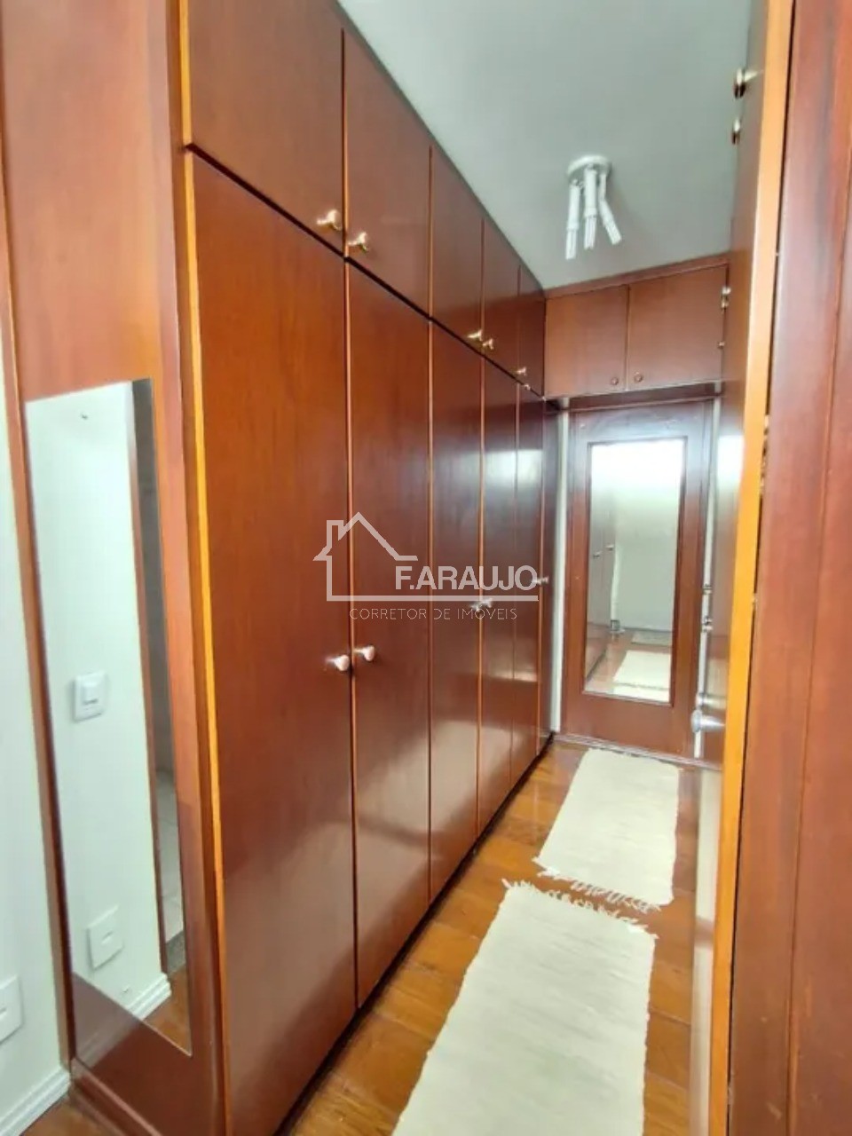 Casa à venda com 3 quartos, 234m² - Foto 10