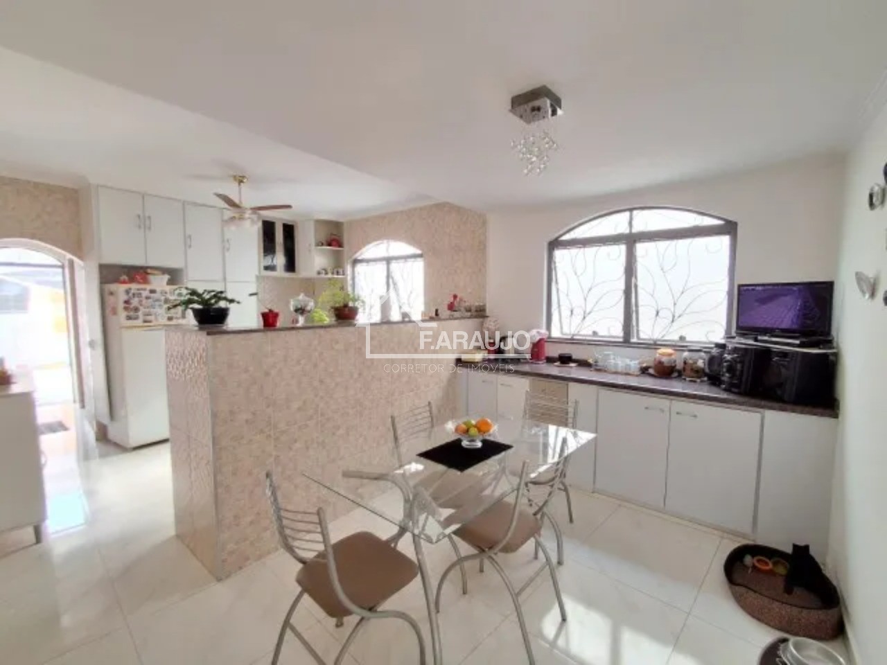 Casa à venda com 3 quartos, 234m² - Foto 16