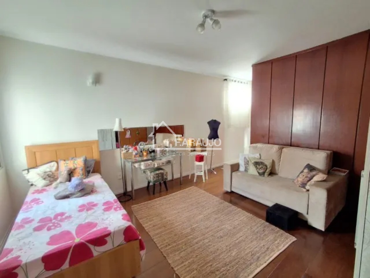 Casa à venda com 3 quartos, 234m² - Foto 8