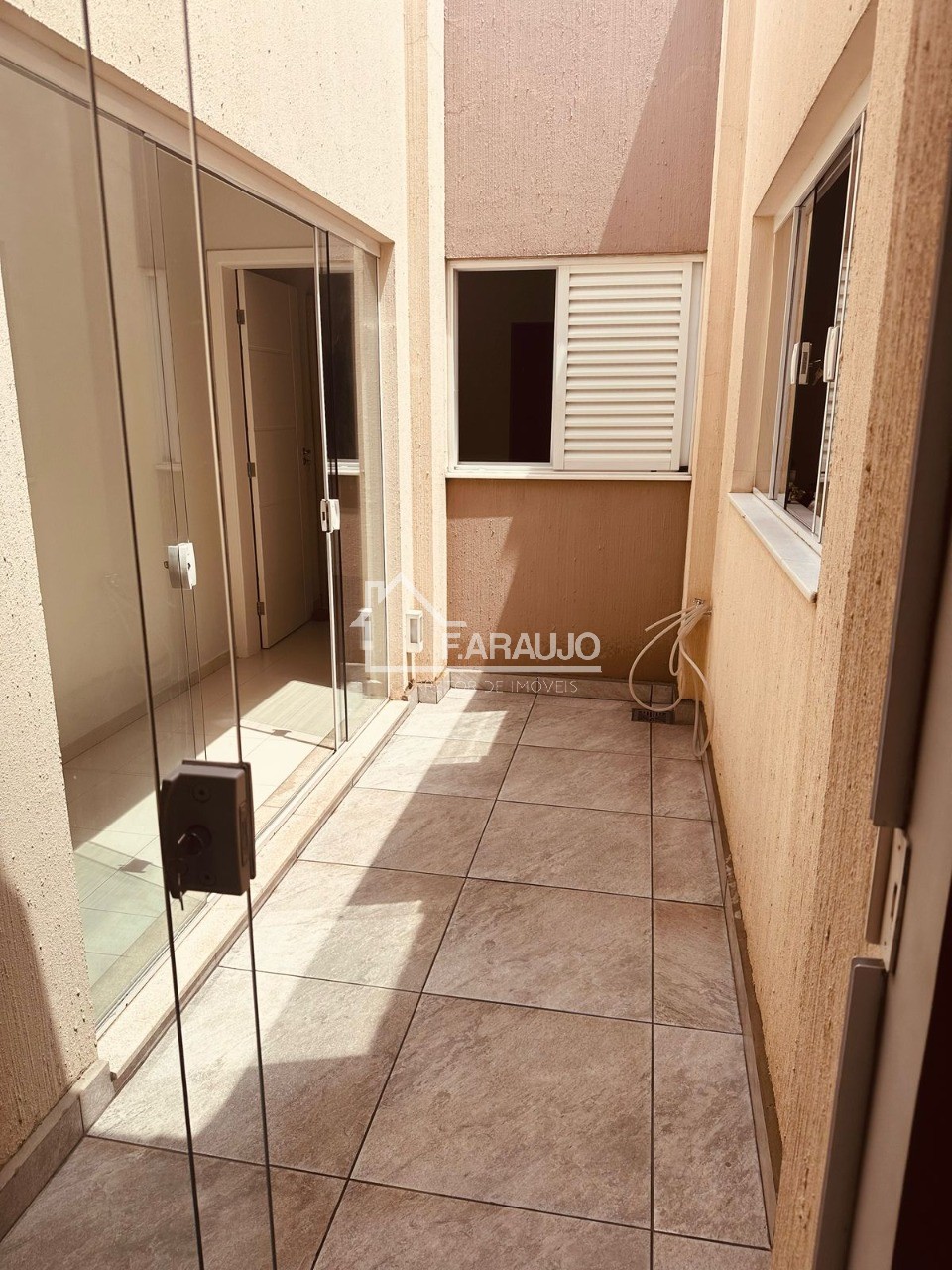 Casa à venda com 2 quartos, 230m² - Foto 11