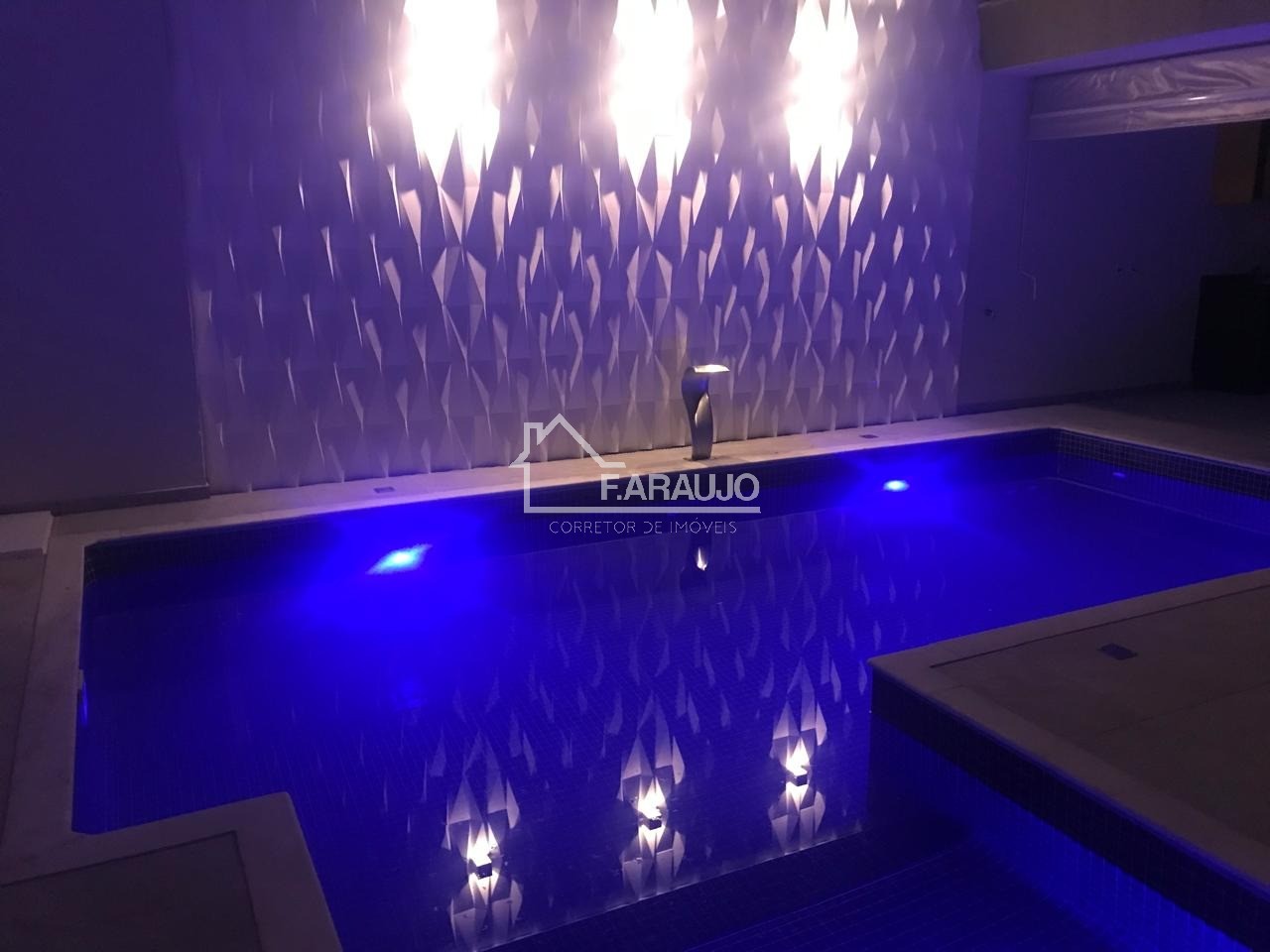Casa à venda com 2 quartos, 230m² - Foto 2