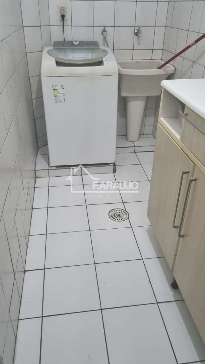 Apartamento à venda com 3 quartos, 174m² - Foto 7
