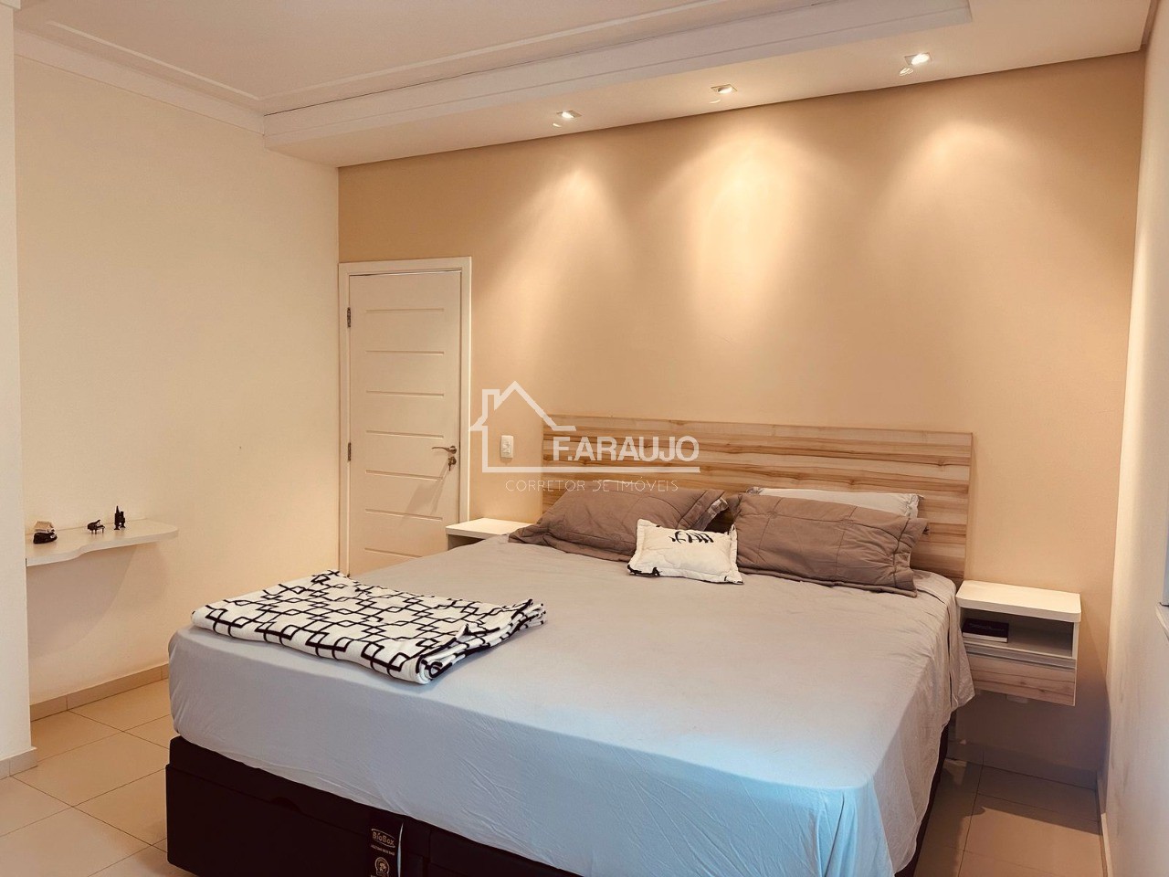 Casa à venda com 2 quartos, 230m² - Foto 12