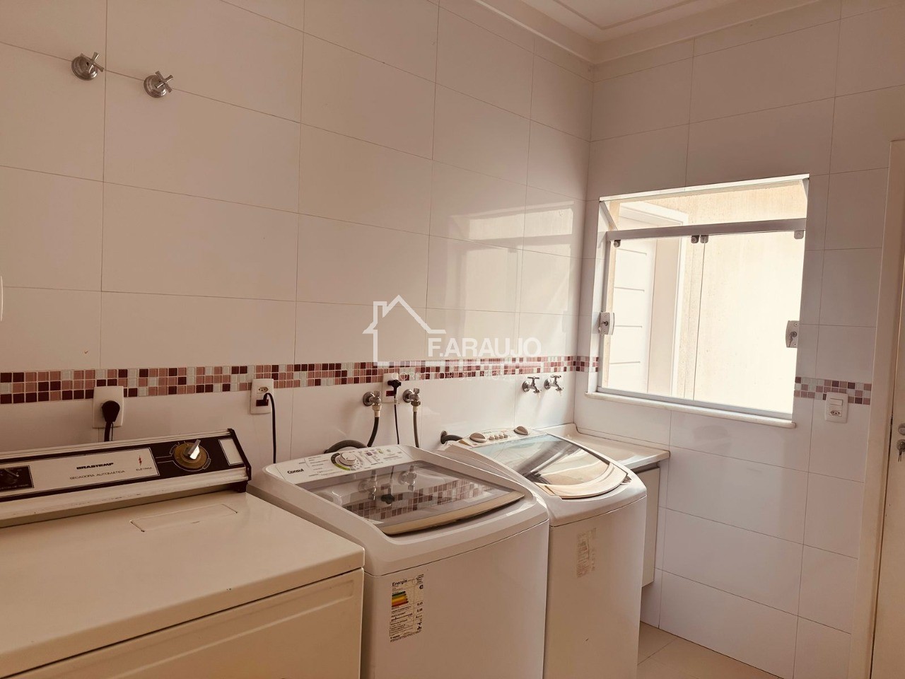 Casa à venda com 2 quartos, 230m² - Foto 15