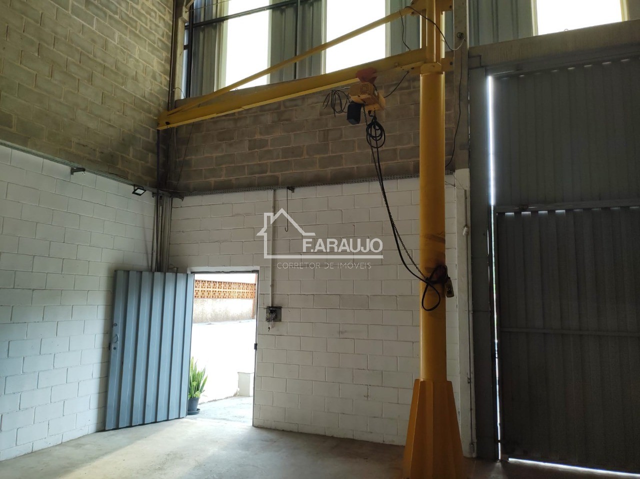 Depósito-Galpão, 320 m² - Foto 2