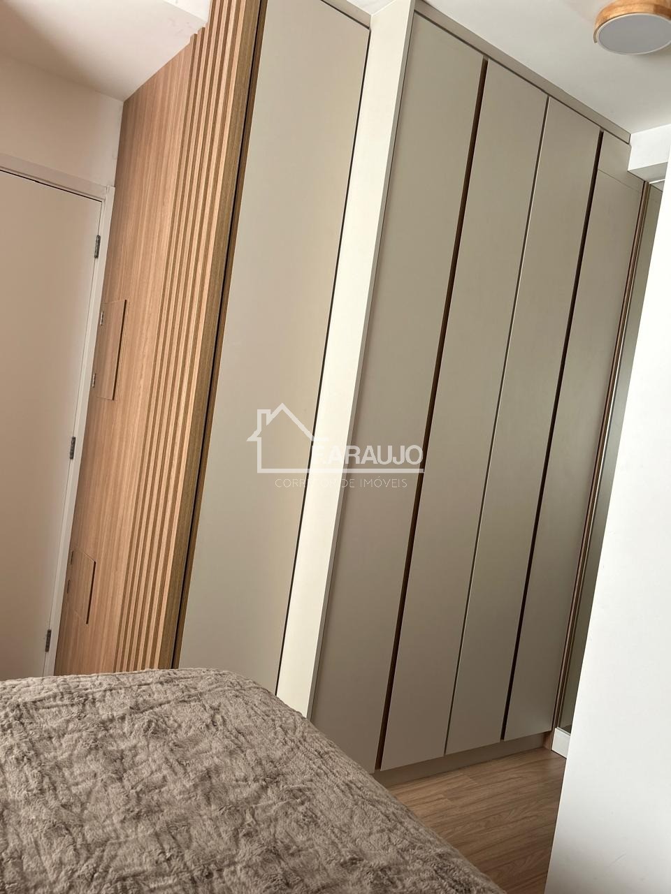 Apartamento à venda com 2 quartos, 67m² - Foto 3