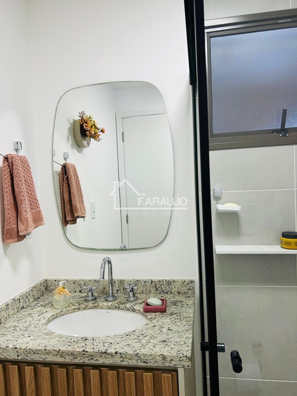 Apartamento à venda com 2 quartos, 67m² - Foto 16