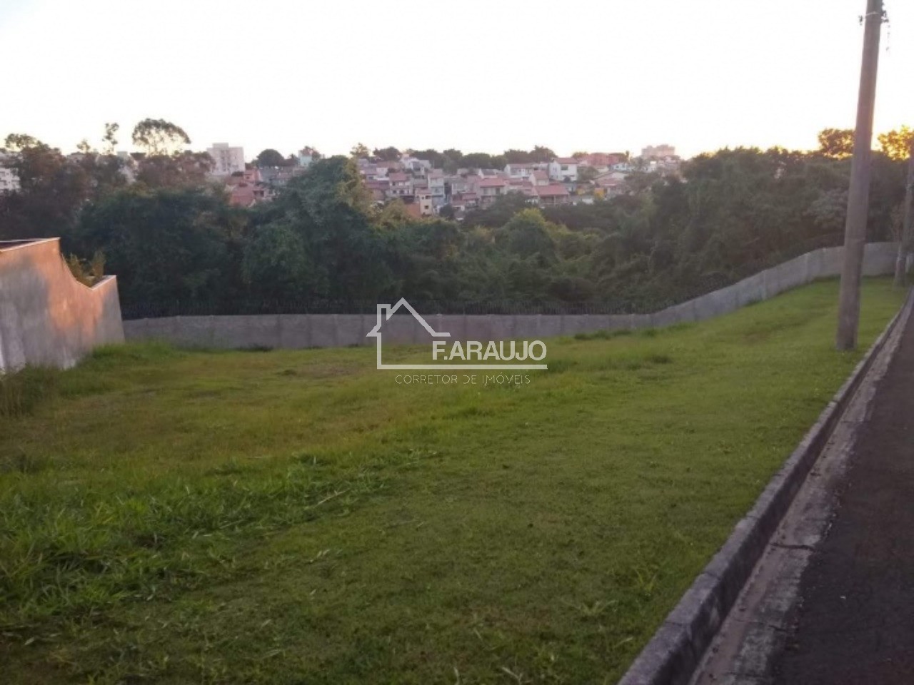 Loteamento e Condomínio, 526 m² - Foto 1