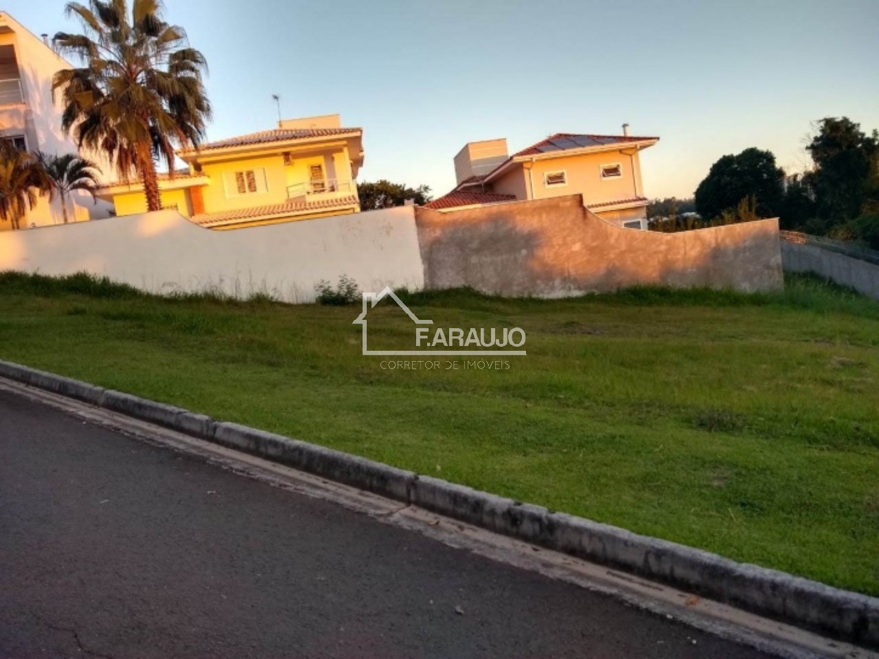 Loteamento e Condomínio, 526 m² - Foto 2