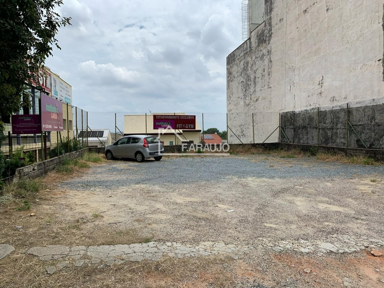 Loteamento e Condomínio, 420 m² - Foto 1