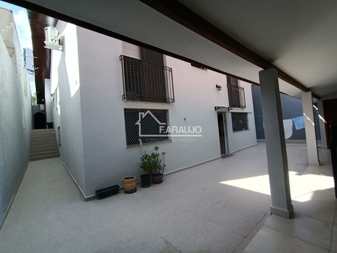 Casa, 4 quartos, 243 m² - Foto 2