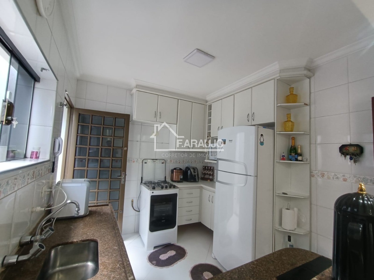 Casa, 4 quartos, 243 m² - Foto 37