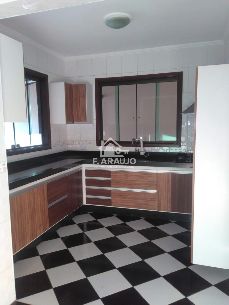 Casa, 3 quartos, 300 m² - Foto 16