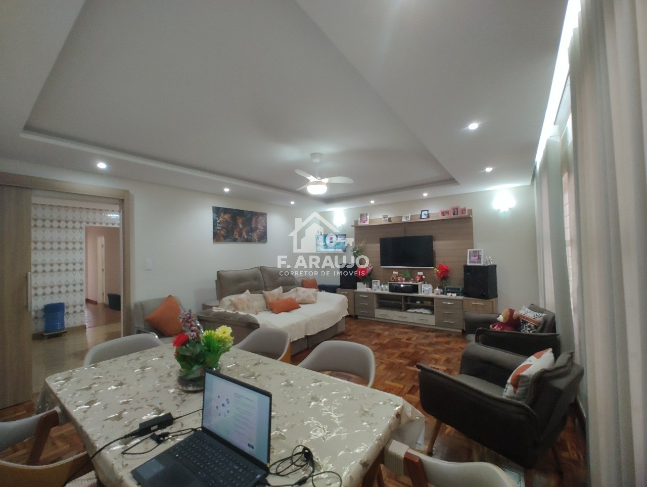 Casa, 4 quartos, 218 m² - Foto 4