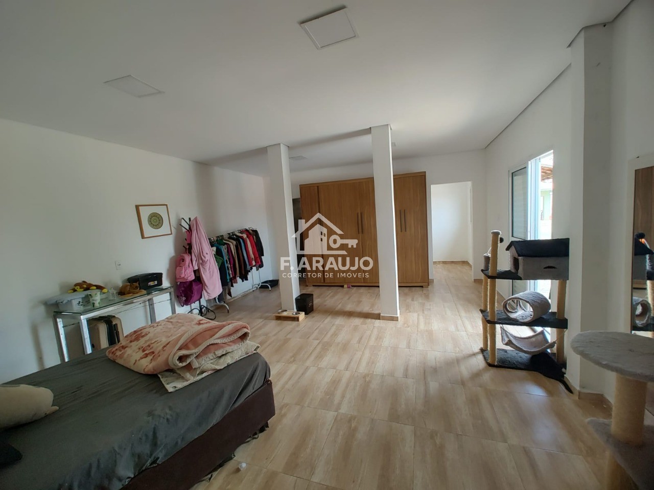 Chácara, 3 quartos, 2280 m² - Foto 9