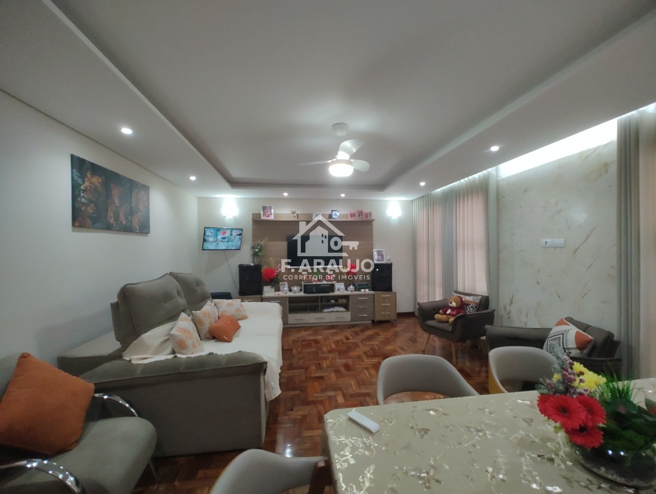 Casa, 4 quartos, 218 m² - Foto 9