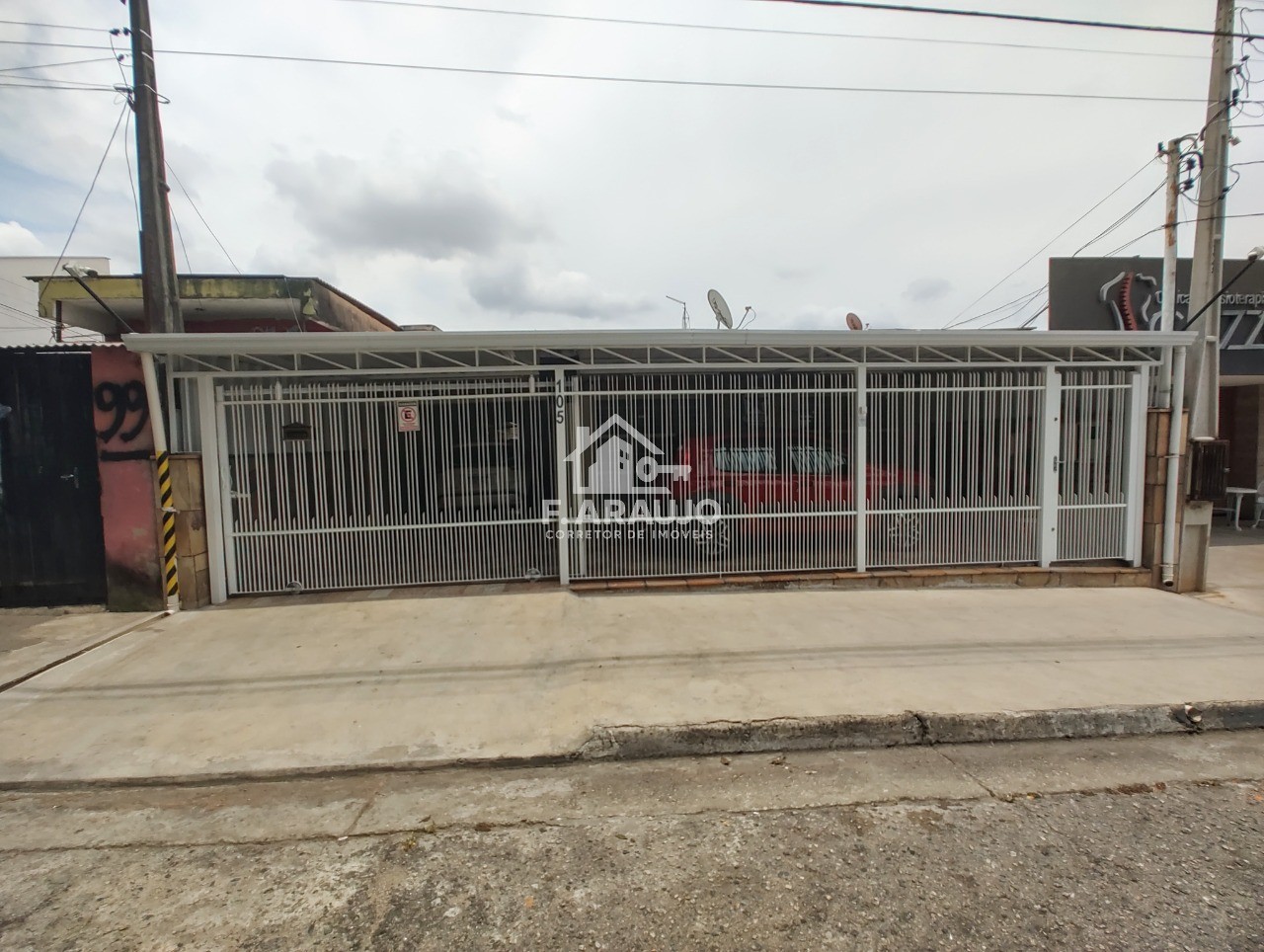 Casa, 4 quartos, 218 m² - Foto 1