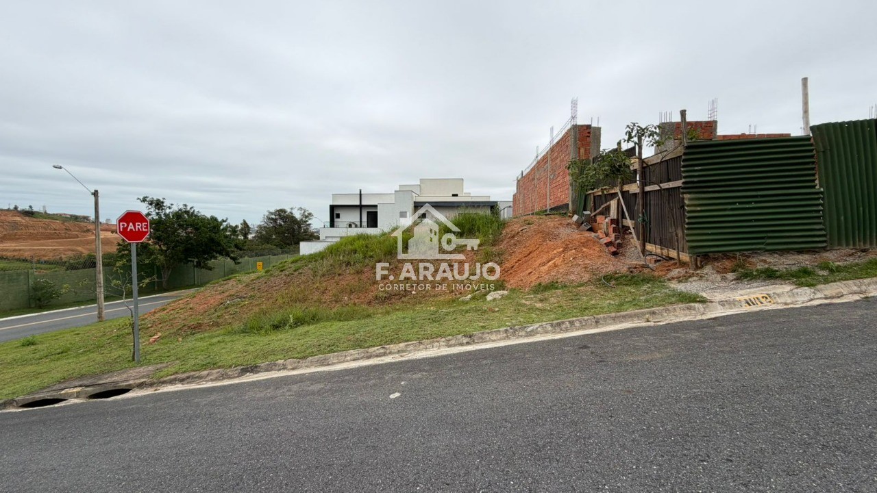 Loteamento e Condomínio, 250 m² - Foto 1