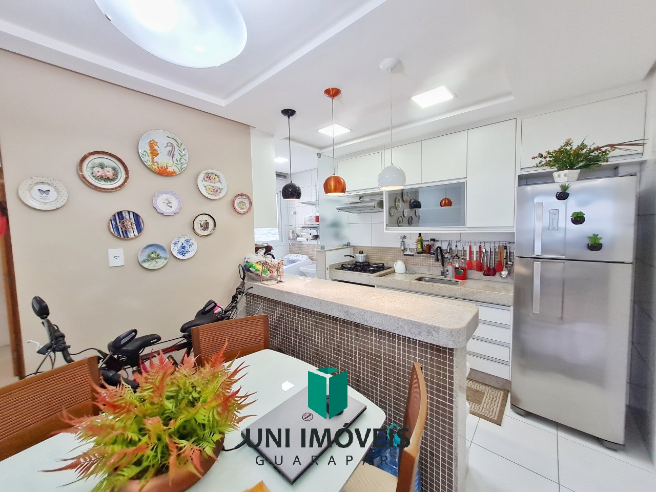 Lindo apartamento 2 quartos com varanda gourmet, piscina e vista mar a venda na Praia do Morro