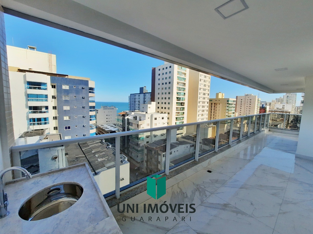 Apartamento de 3 quartos sendo 2 suítes e 2 vagas, 123M² a venda na Praia do Morro.