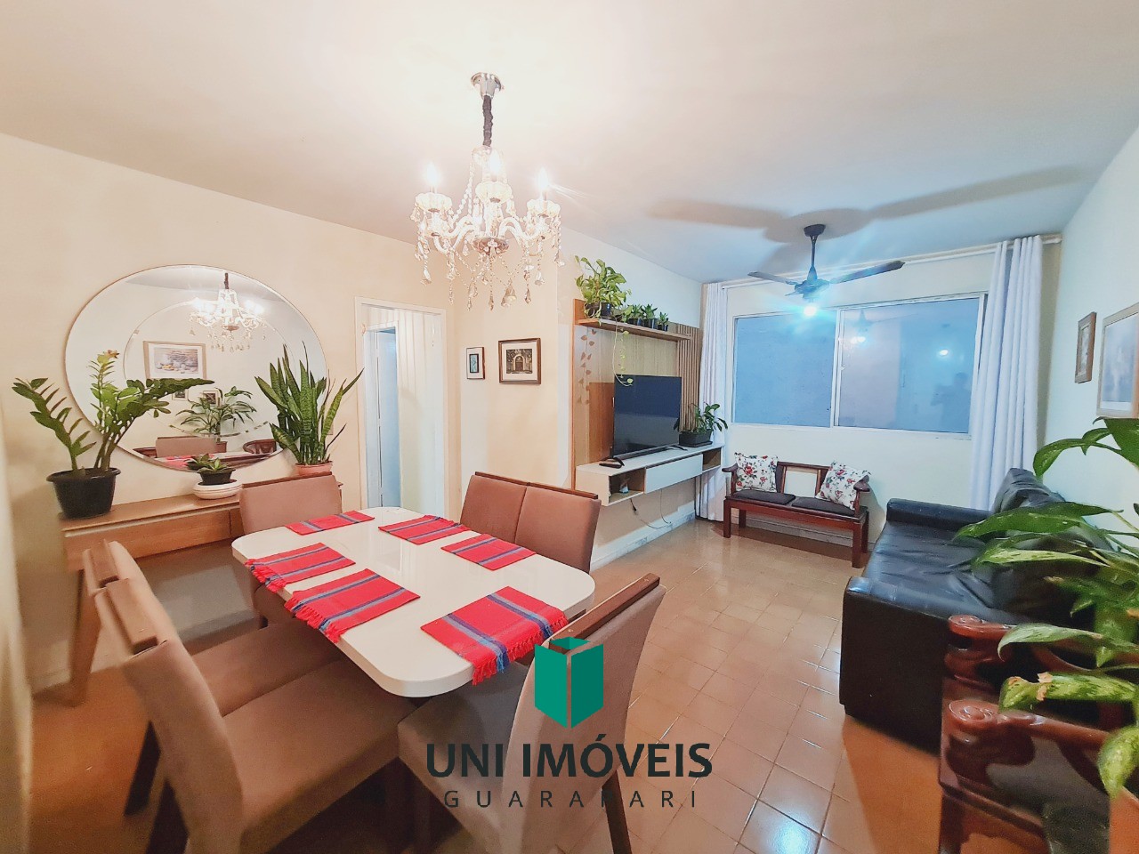 Apartamento de 02 quartos, primeiro andar, na quadra da praia a venda na Praia do Morro - Guarapari