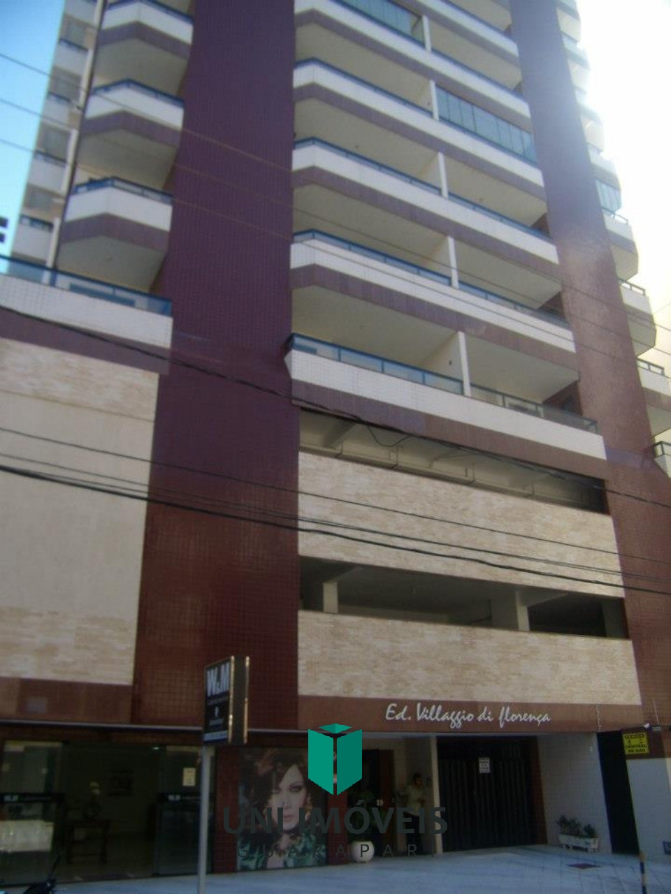 Oportunidade - Sensacional apartamento de 2 quartos com suíte e garagem na Av.Oceanica
