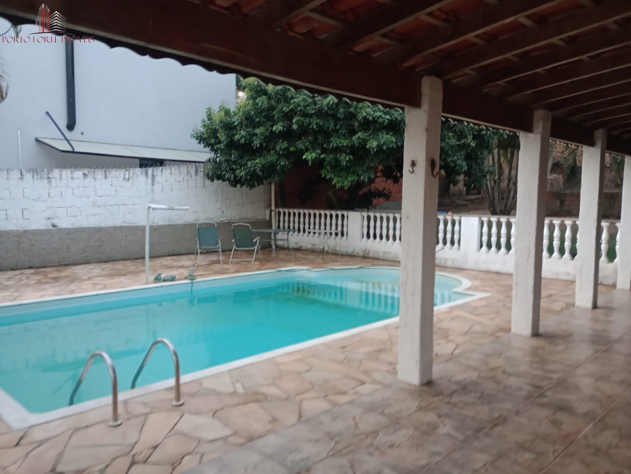 Chácara, 3 quartos, 1560 m² - Foto 1