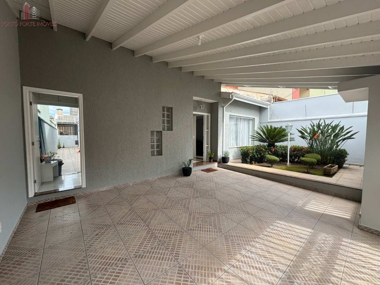 Casa, 3 quartos, 250 m² - Foto 2