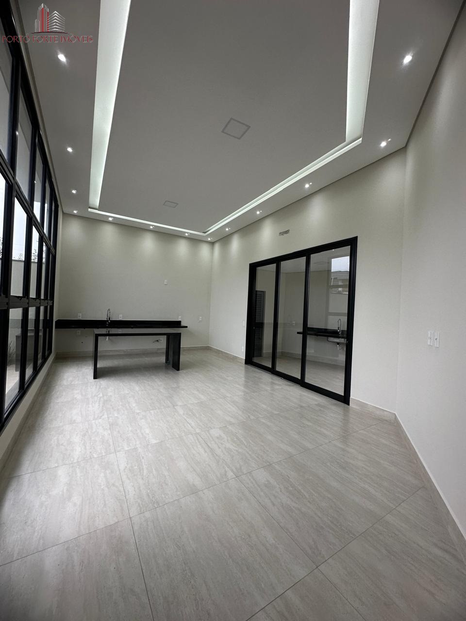 Casa, 3 quartos, 226 m² - Foto 1