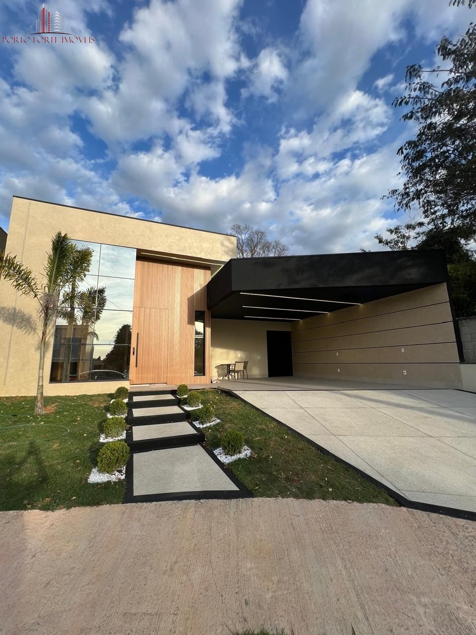 Casa, 3 quartos, 331 m² - Foto 1