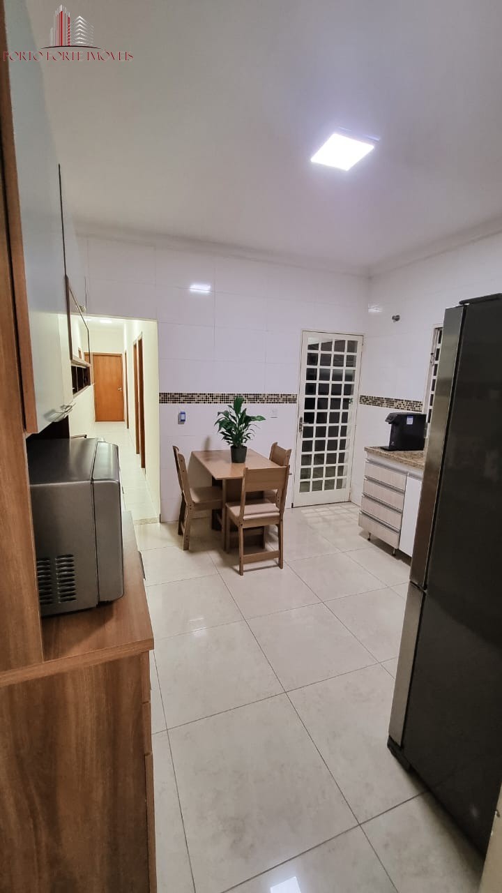 Casa, 3 quartos, 192 m² - Foto 8