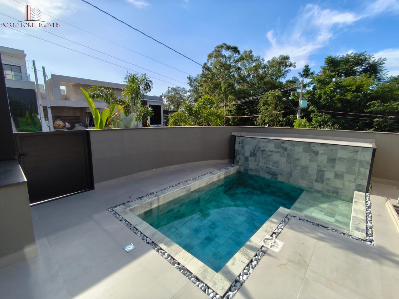 Casa, 3 quartos, 328 m² - Foto 1