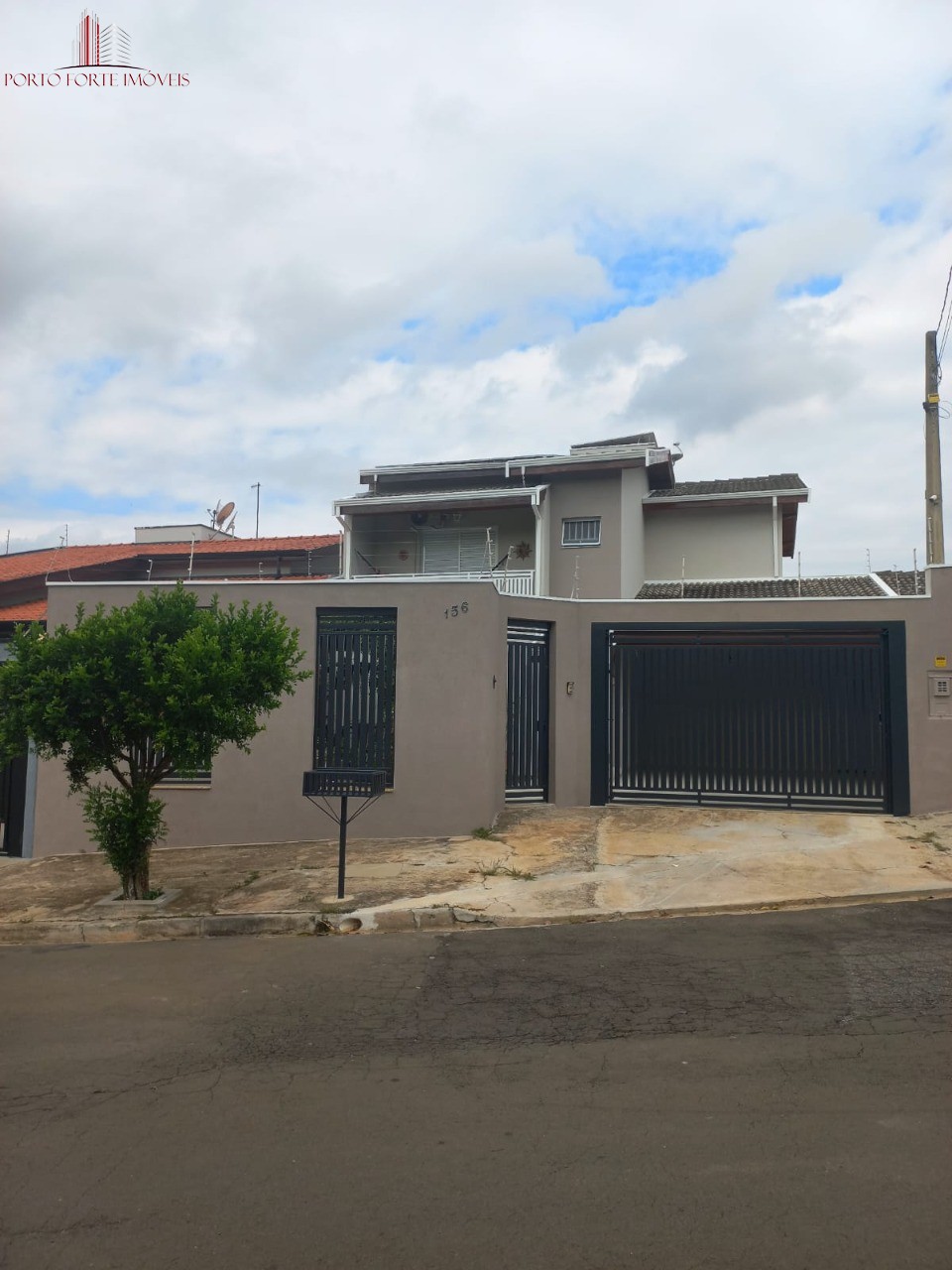 Casa, 3 quartos, 261 m² - Foto 1