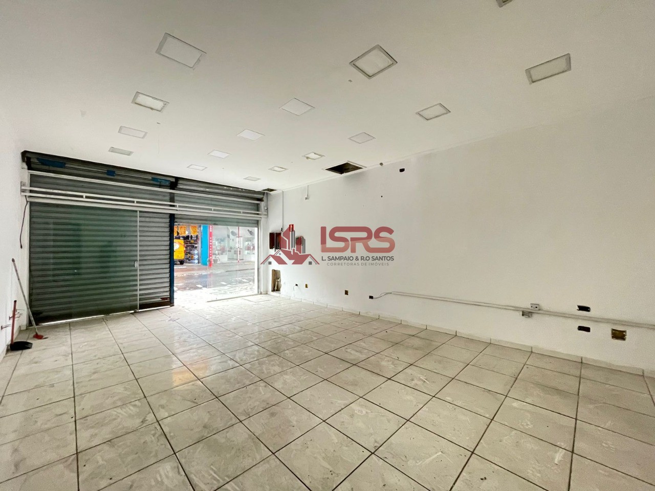 Loja-Salão, 120 m² - Foto 1