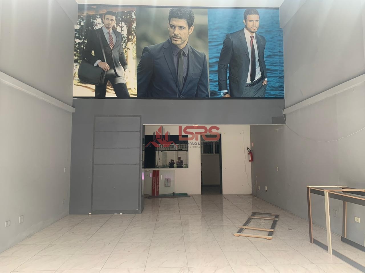 Loja-Salão, 160 m² - Foto 1