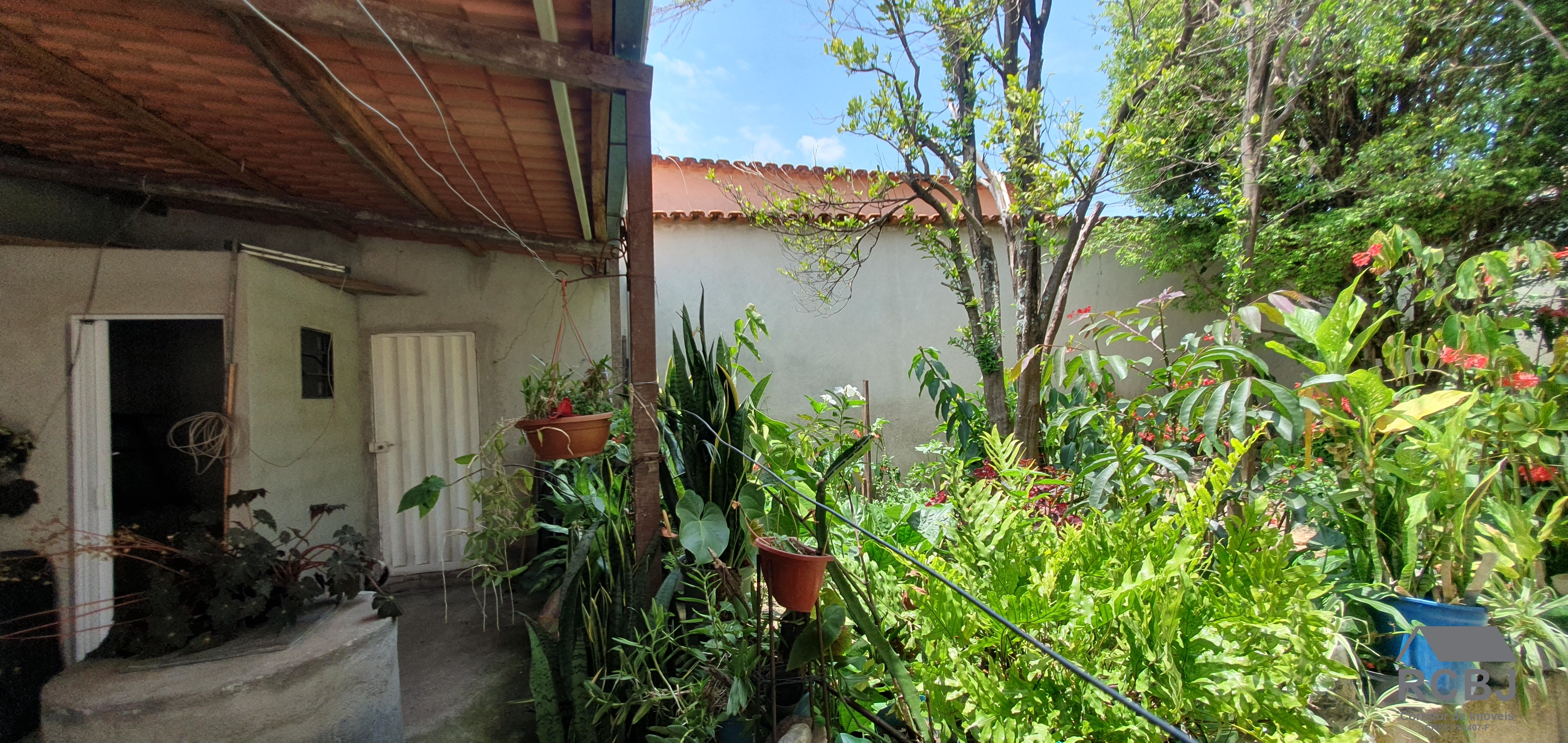 Casa comercial em esmeraldas - mg, novo retiro