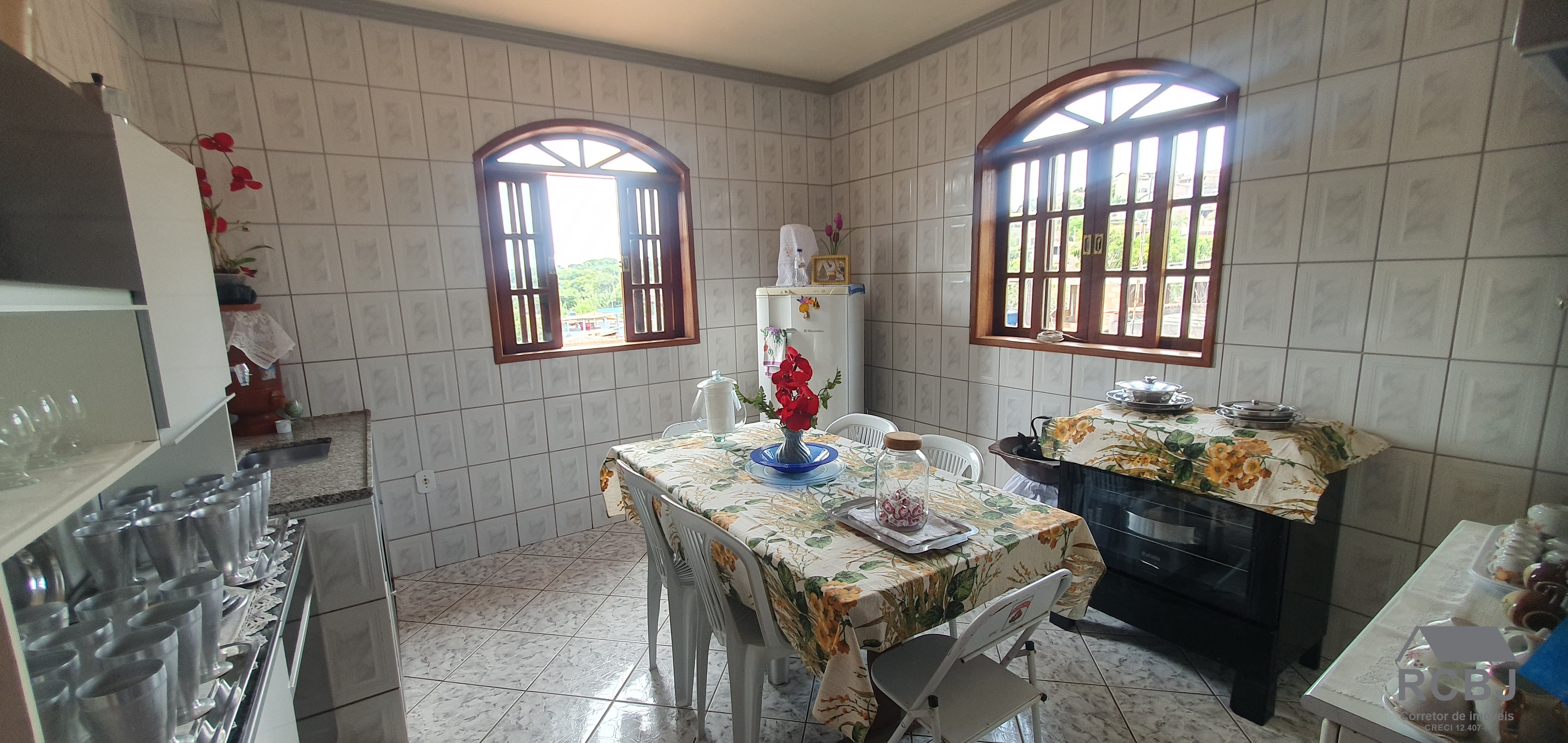 Casa comercial em esmeraldas - mg, novo retiro