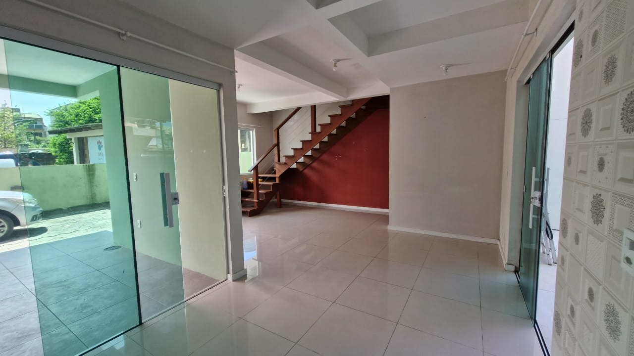 Casa para alugar  no Ambrósio - Garopaba, SC. Imóveis