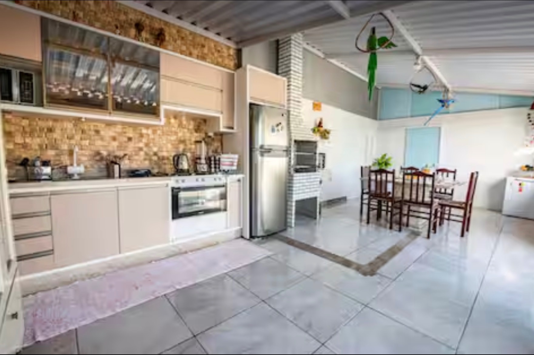 Casa com 4 Dormitórios à venda, 150 m² por R$ 650.000,00 Casa com 4 Dormitórios à venda, 150 m² por R$ 650.000,00