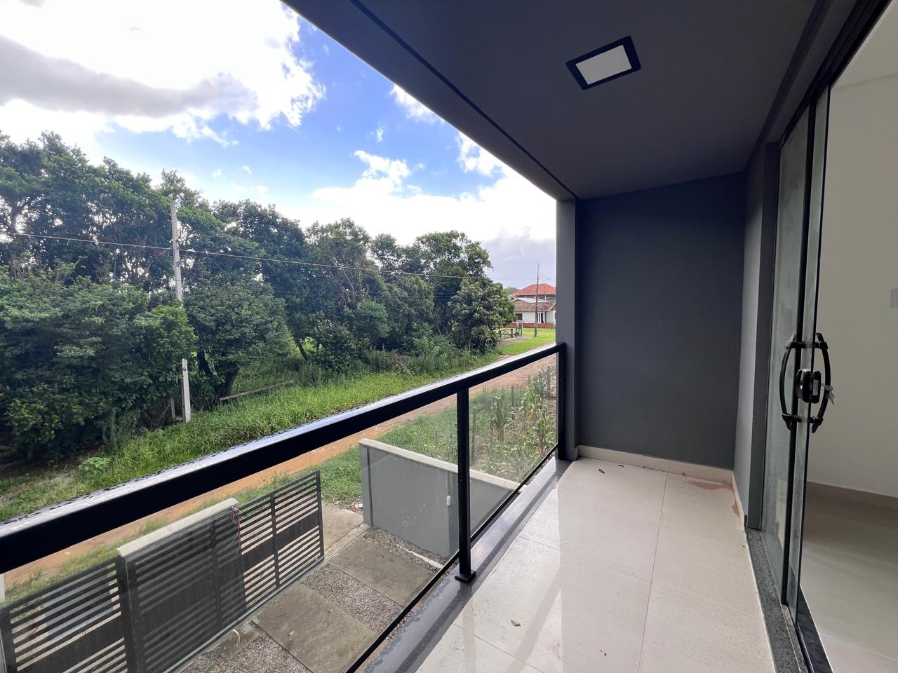 Casa com 2 Dormitórios à venda, 121 m² por R$ 550.000,00 Casa com 2 Dormitórios à venda, 121 m² por R$ 550.000,00