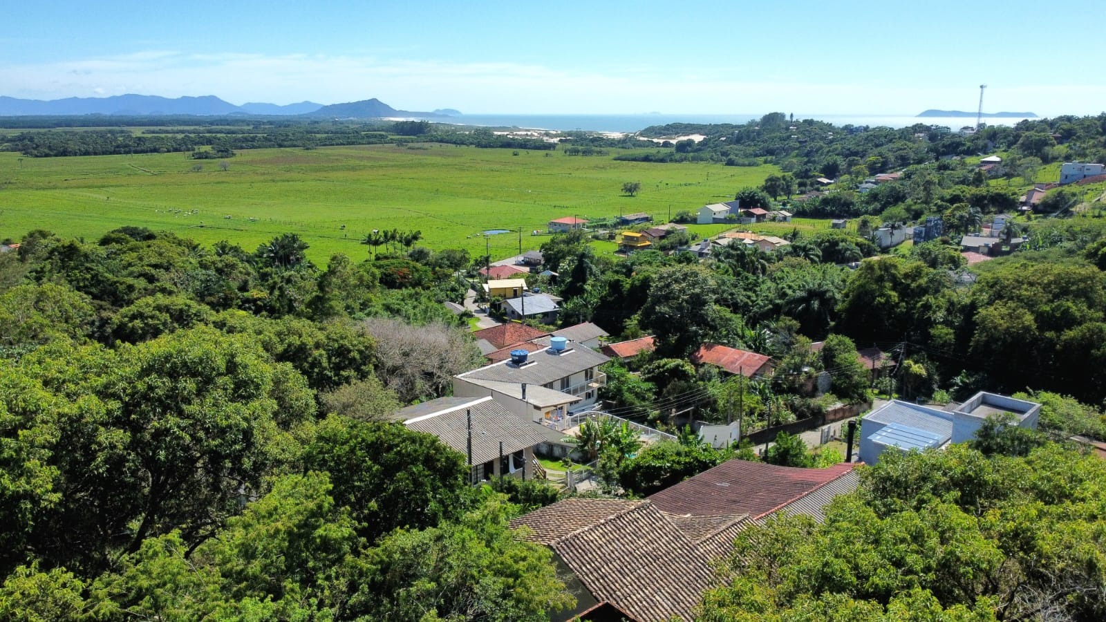 Casa com 3 Dormitórios à venda, 120 m² por R$ 649.999,99 Casa com 3 Dormitórios à venda, 120 m² por R$ 649.999,99