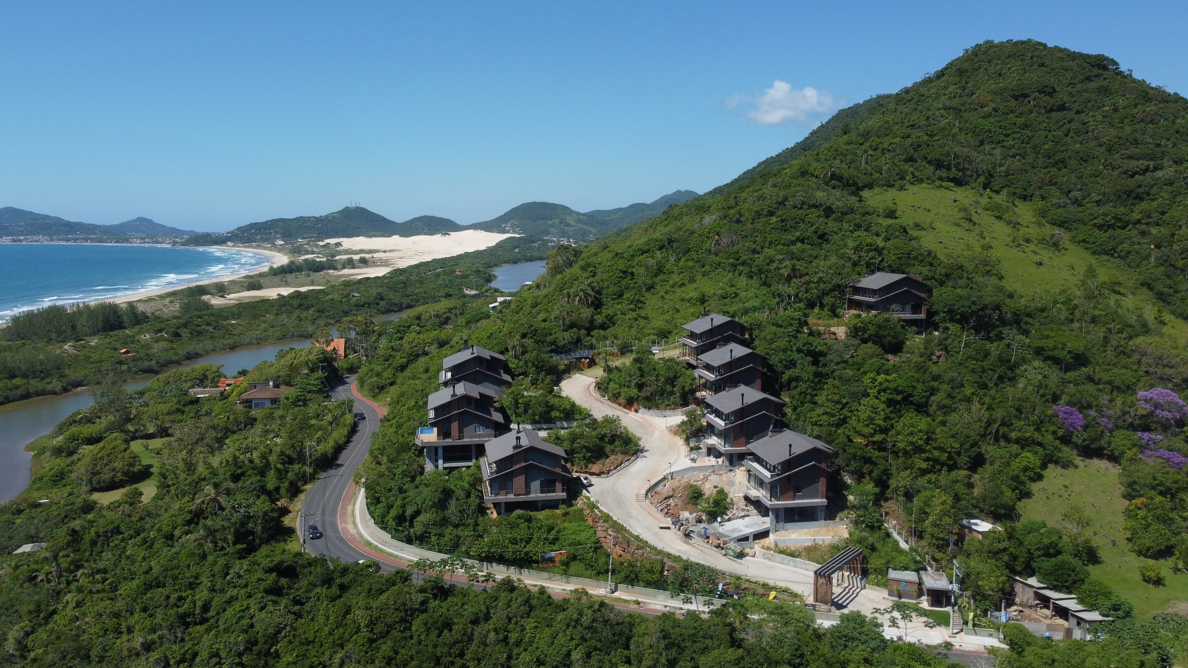 Casa à venda  no Praia do Siriú - Garopaba, SC. Imóveis